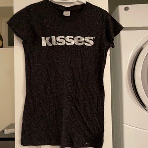 Hershey Kisses black silver short  sleeve shirt medium